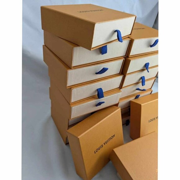 Authentic Louis Vuitton 1 Box for Wallet [ Price per Box] 165-121924 - Picture 14 of 16